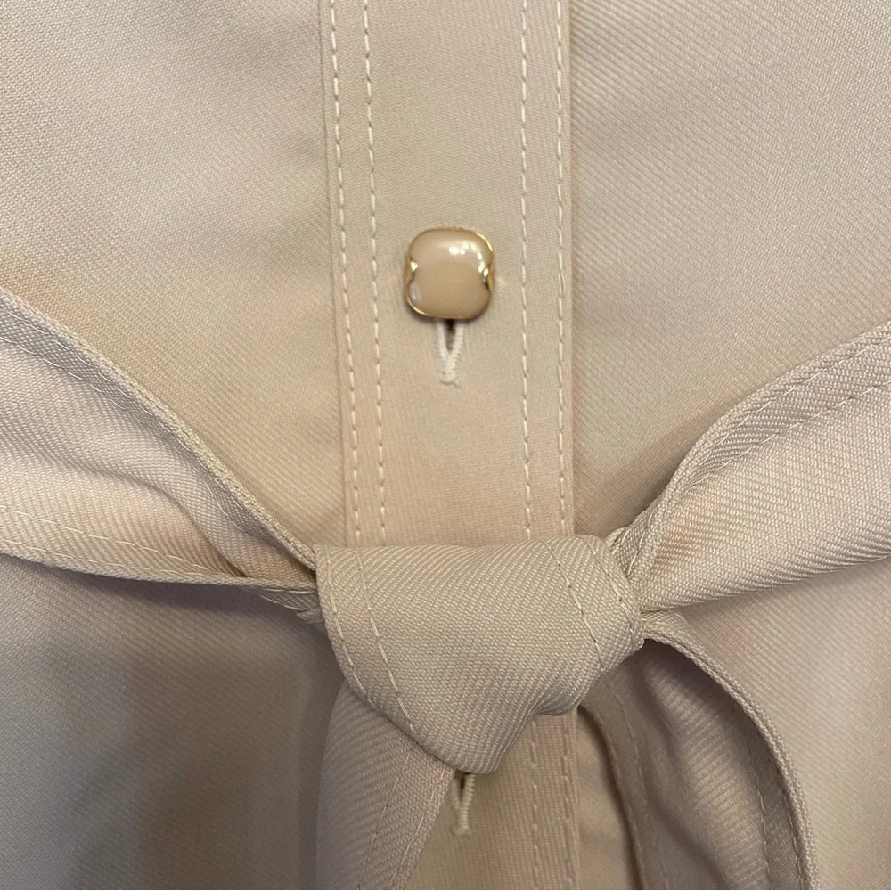 Vintage 70s Bonartt tan cream short sleeve button front belted top - Picture 2 of 7